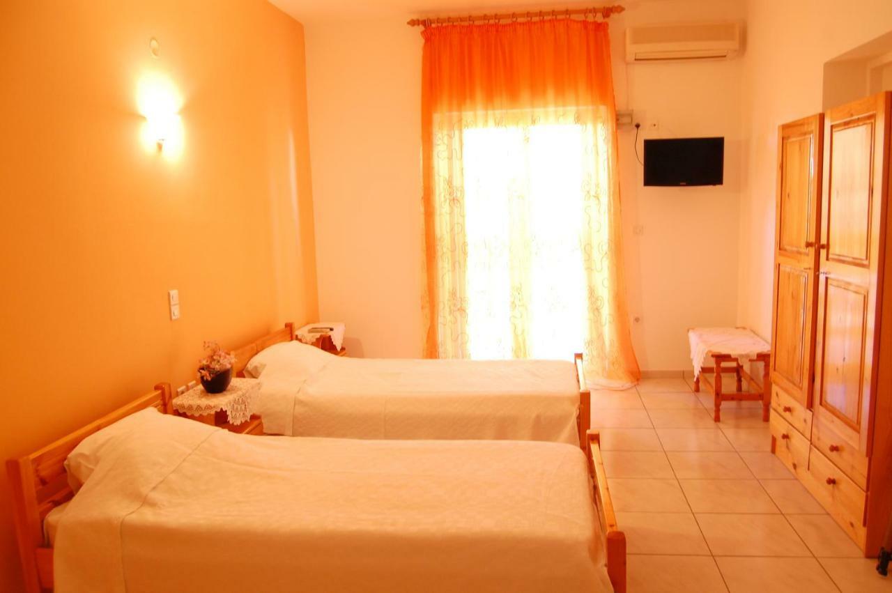 Napoleon Aparthotel โรเวียส ภายนอก รูปภาพ